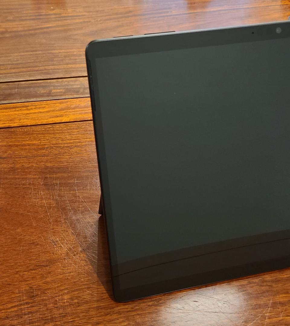 Gentle.Snake★Surface Pro 9 グラファイト