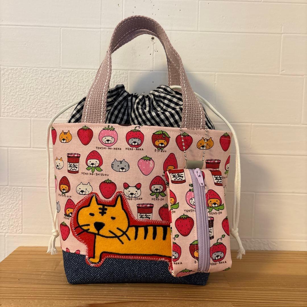 感謝価格　SALE 持ち手付きポーチ　猫柄　人気　ハンドメイド