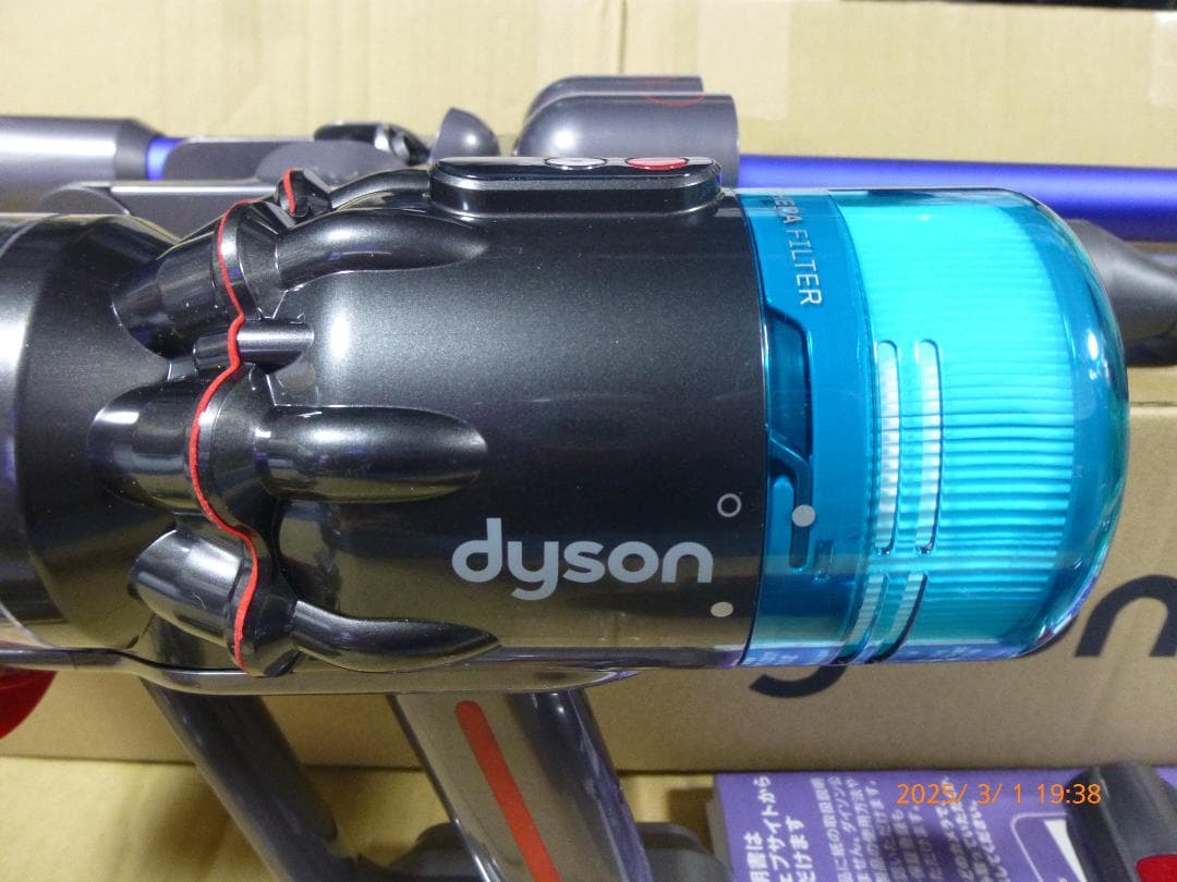 ダイソン micro 1.5kg SV21　ニッケル　Wソフトローラーおまけ