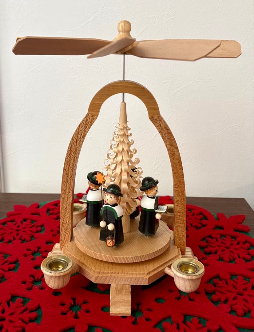 ケーテウォルファルト　クリスマス　聖歌隊　ピラミッド