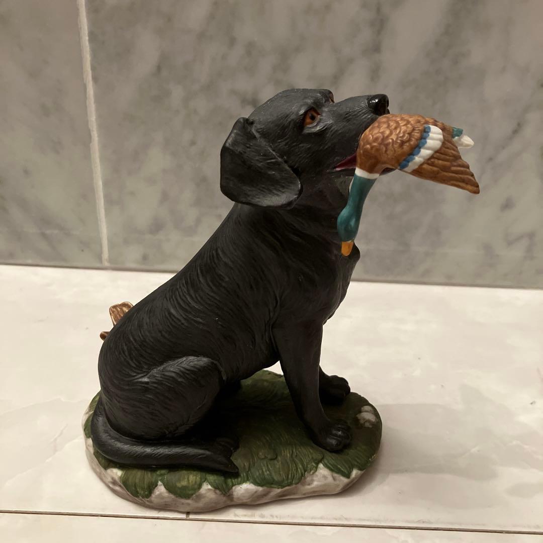 アメリカ80年代手描きの瞳が美しく誇らしげに鴨を咥えるラブラドールレトリバー陶器