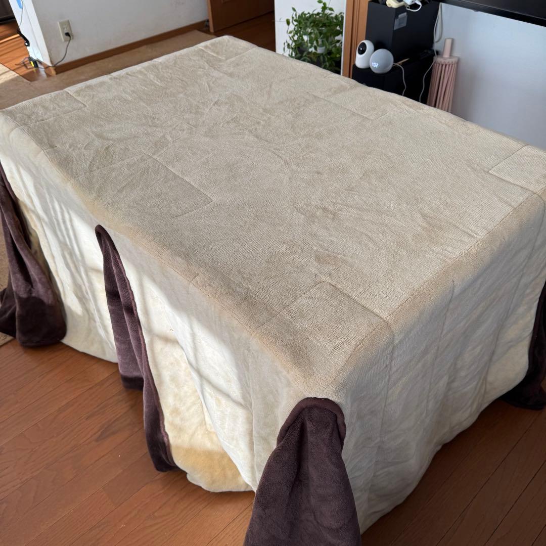 ダイニングテーブル コタツ機能付き こたつ布団付き　高さ調整可能 /昇降コタツ