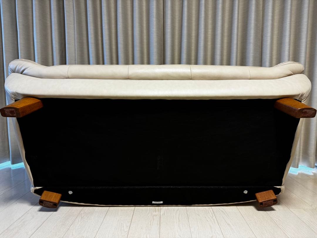 【送料込み】カリモク ZT8312レザー 2人掛けソファ（使用に問題なし）