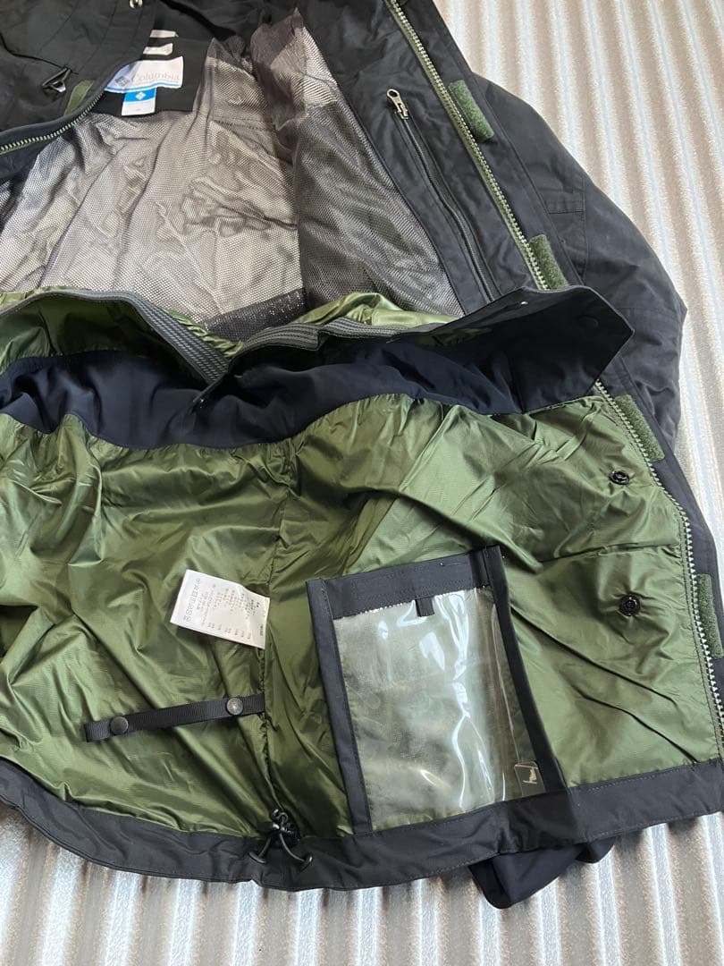 未使用　コロンビア　スノボウェア　上着　ジャケット　アウター　メンズ　黒　XS