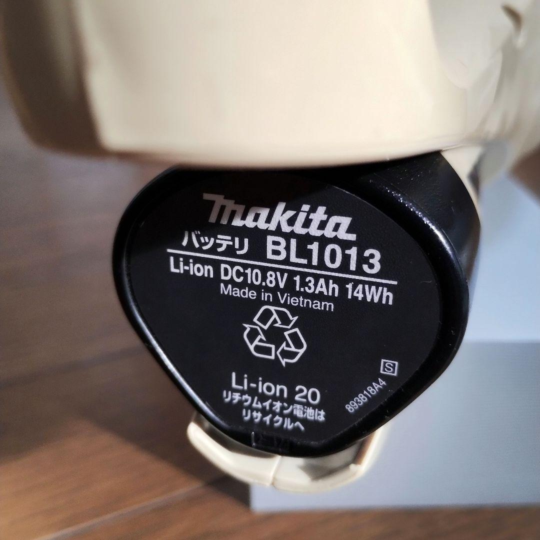 マキタ充電式クリーナーCL102D