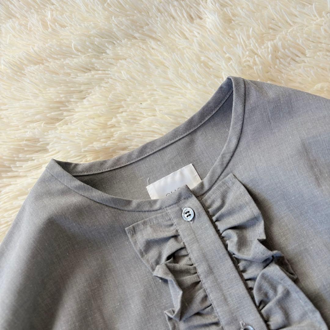 オーガ　フリルシャツ　ノーカラー　ラウンドヘム　サイドスリット　グレー　Fサイズ