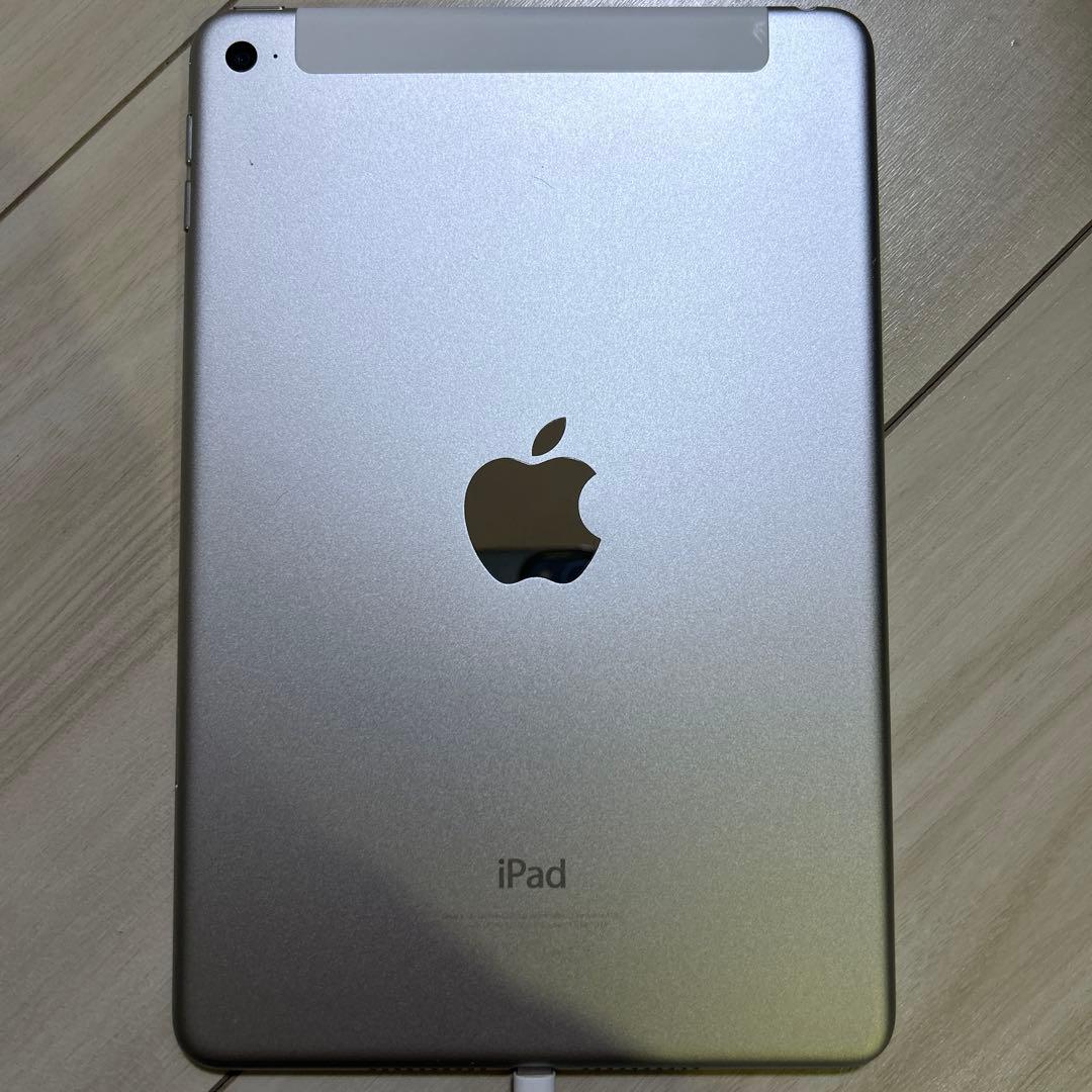 C*s様 Apple iPad mini 4 128GB シルバー （ケース付）
