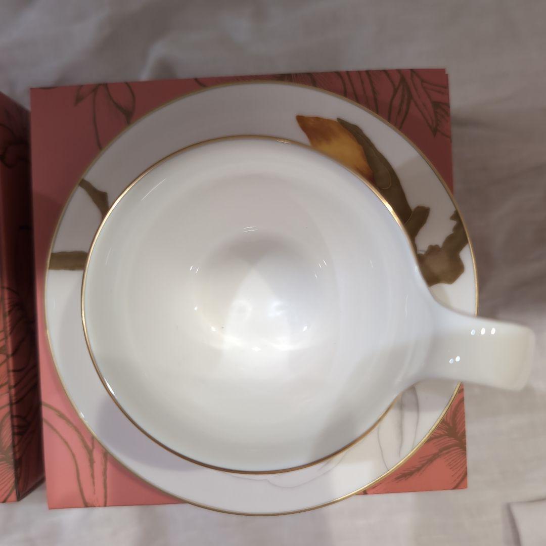 ロイヤルコペンハーゲン　フローラ　カップアンドソーサー