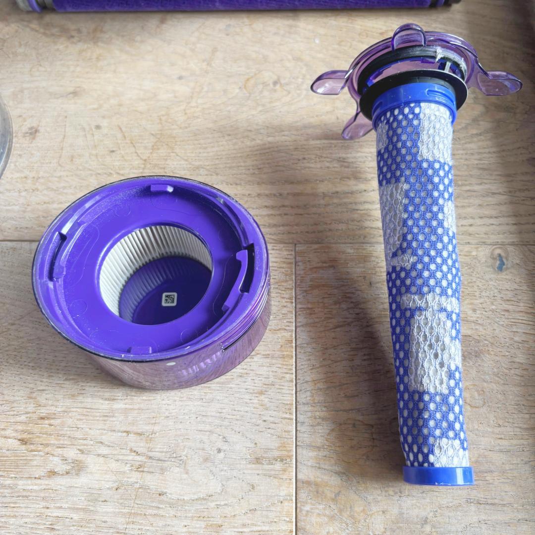 Dyson コードレス掃除機 本体と付属品