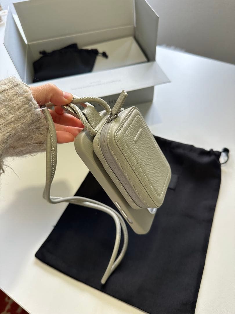 objcts.io マイクロバッグ iPhone14Pro ホワイトベージュ