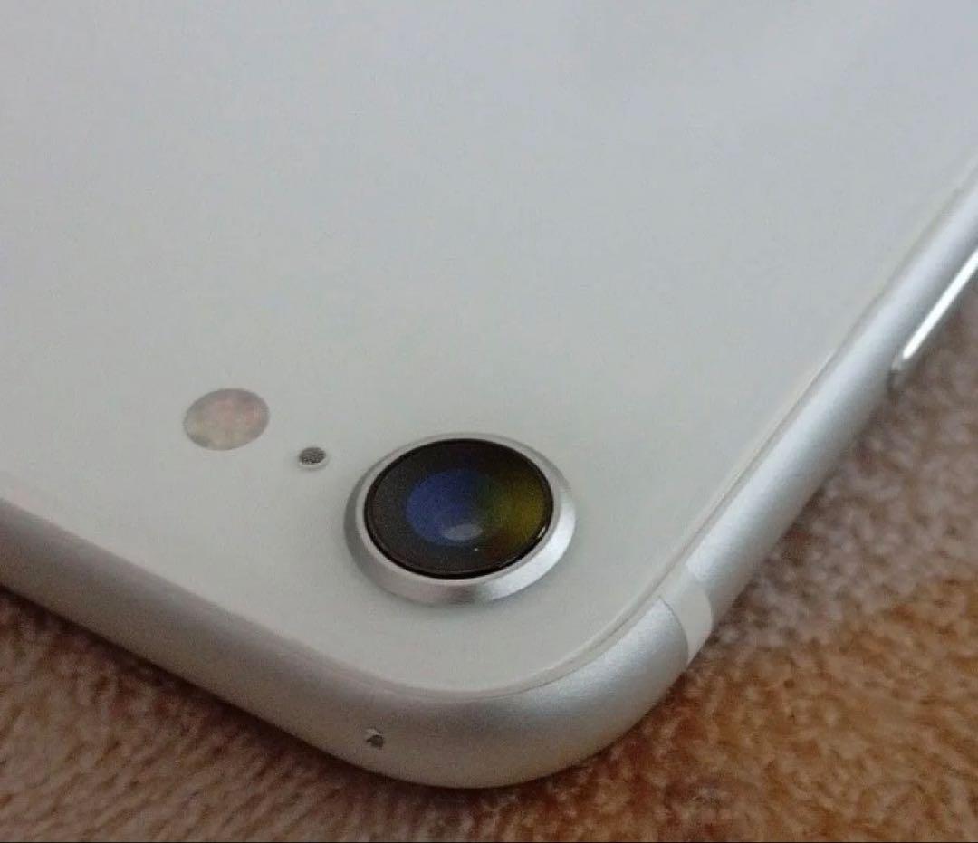 Apple iPhone SE2世代ホワイト SMフリーバッテリー82%