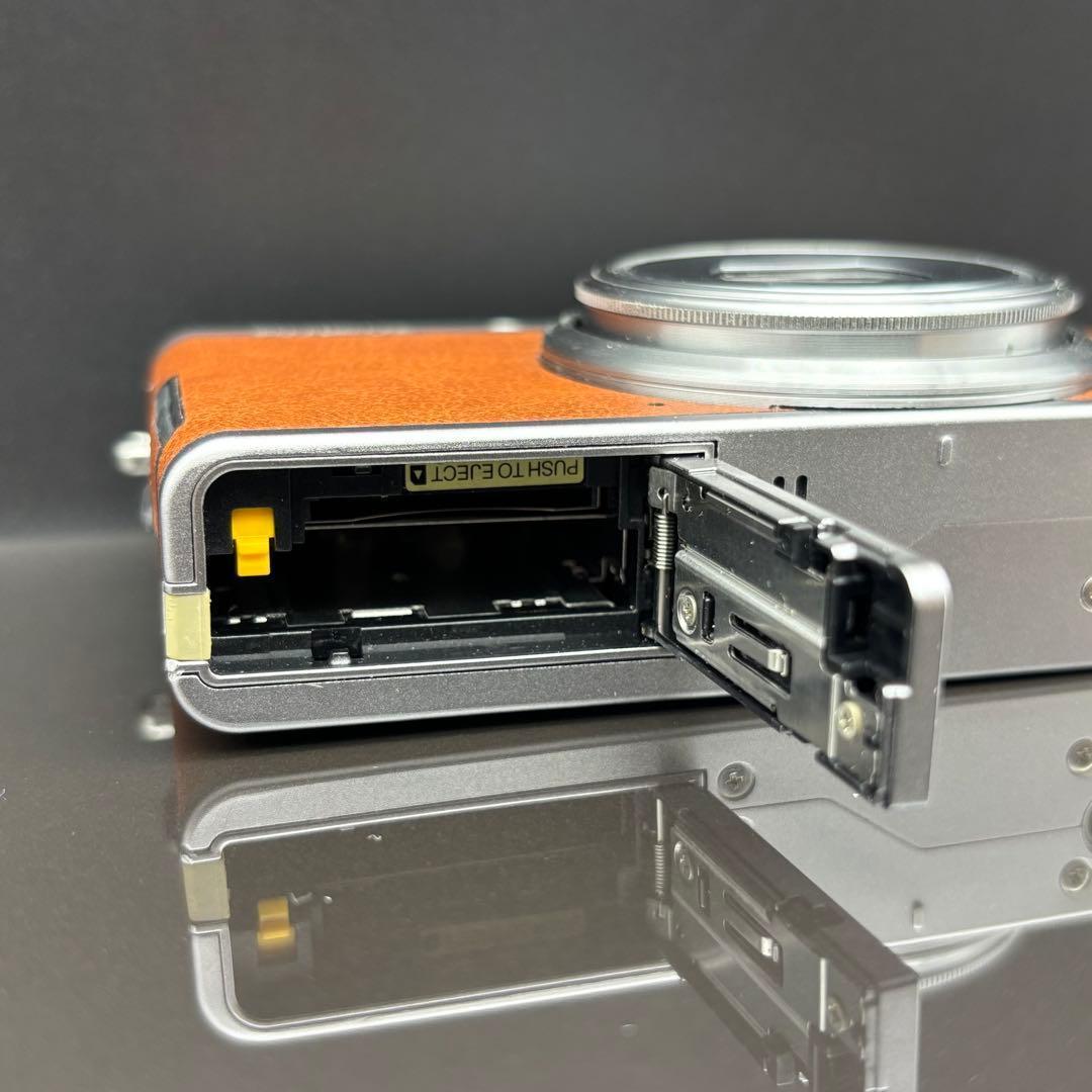 美品 FUJIFILM XF1 動作未確認