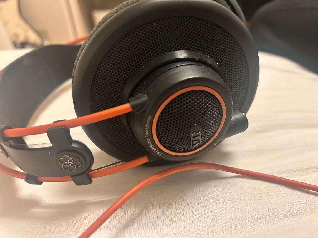 AKG エーケージー (アーカーゲー) / K712 PRO