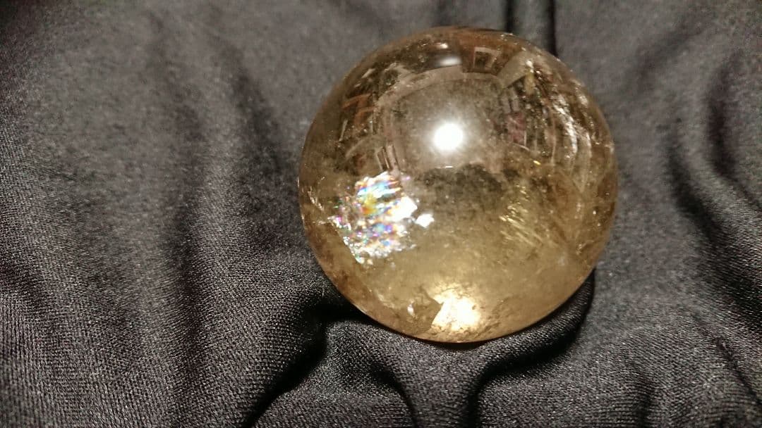 アイリスクォーツ 別名　レインボークリスタル　持つ人を選ばない万能の石　開運