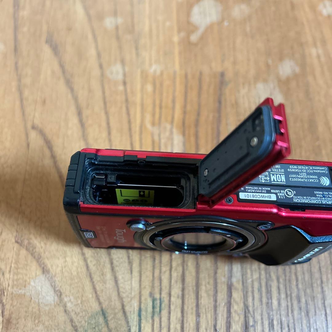 Olympus Tough レッド コンパクトデジタルカメラ