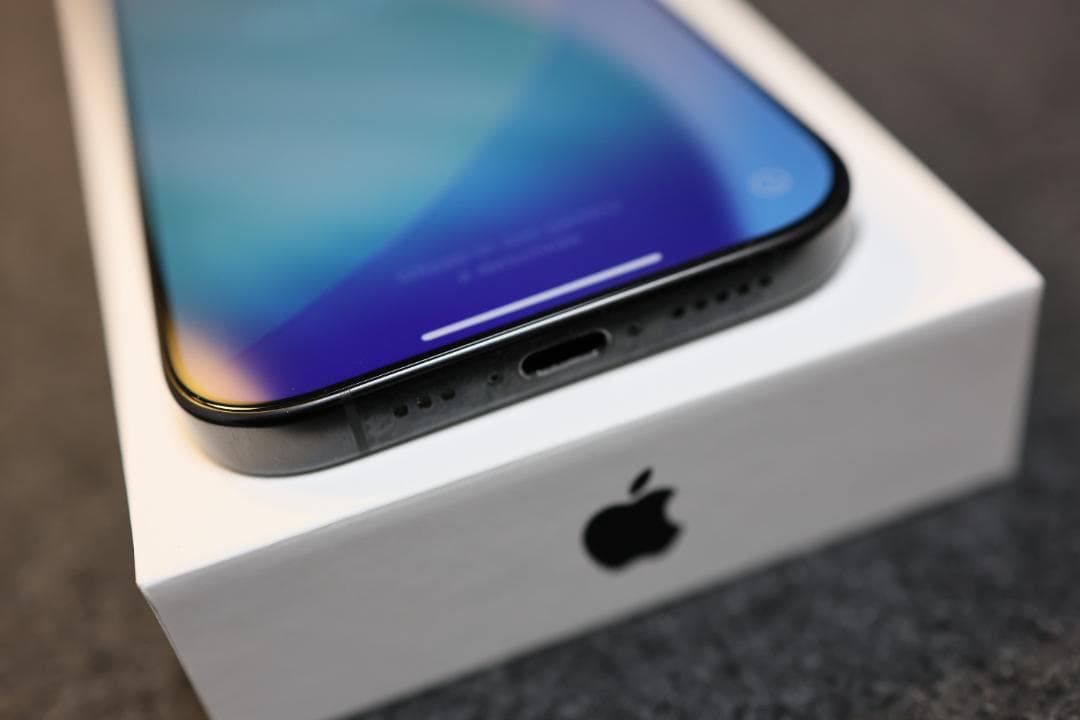 iPhone 16 Pro 258GB ブラックチタニウム【バッテリー