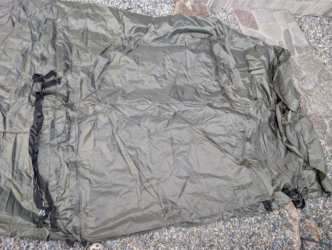 ✨1回使用✨　ドイツ軍 Mil-Tec 3人用テント カマボコ 広い前室