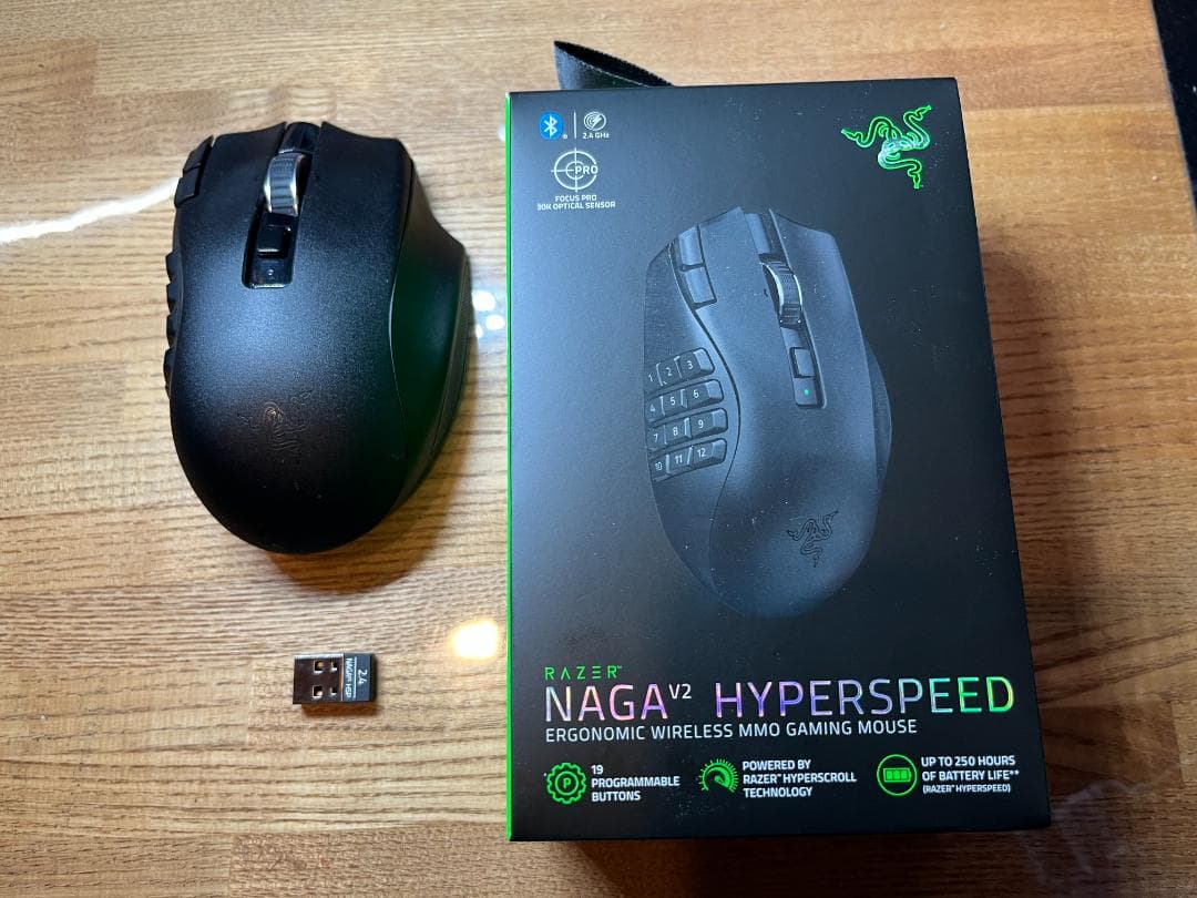 Razer Naga V2 Hyperspeed ワイヤレスゲーミングマウス本体