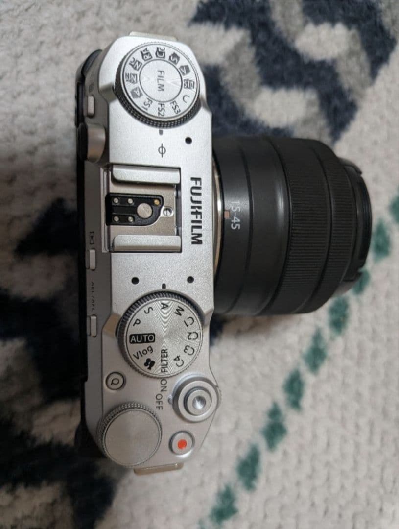 年末まで！Fujifilm X-M5 ミラーレスカメラ　レンズキット　シルバー