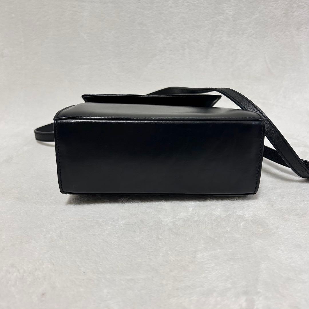 サルヴァトーレ フェラガモ ヴァラリボン フォーマル 2way ハンドバッグ