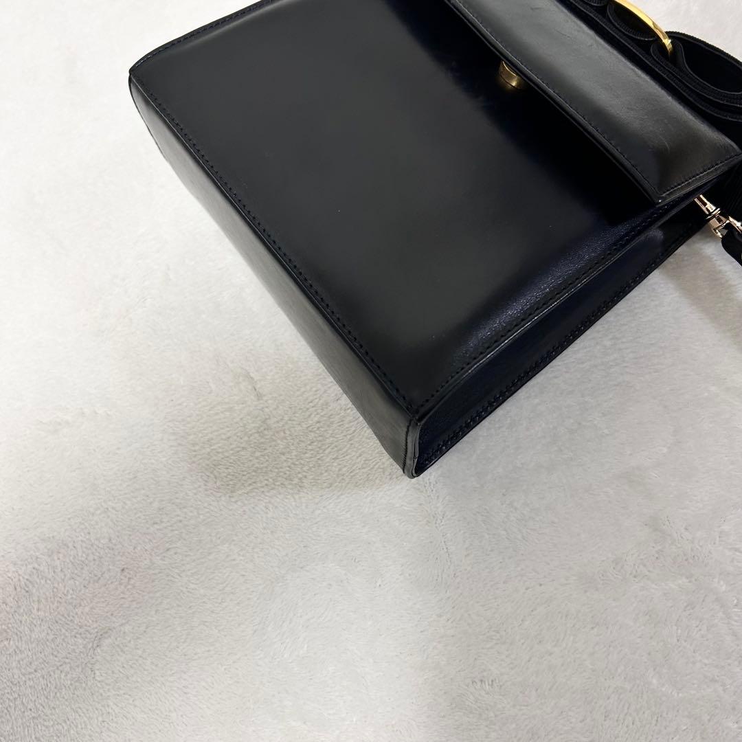 サルヴァトーレ フェラガモ ヴァラリボン フォーマル 2way ハンドバッグ