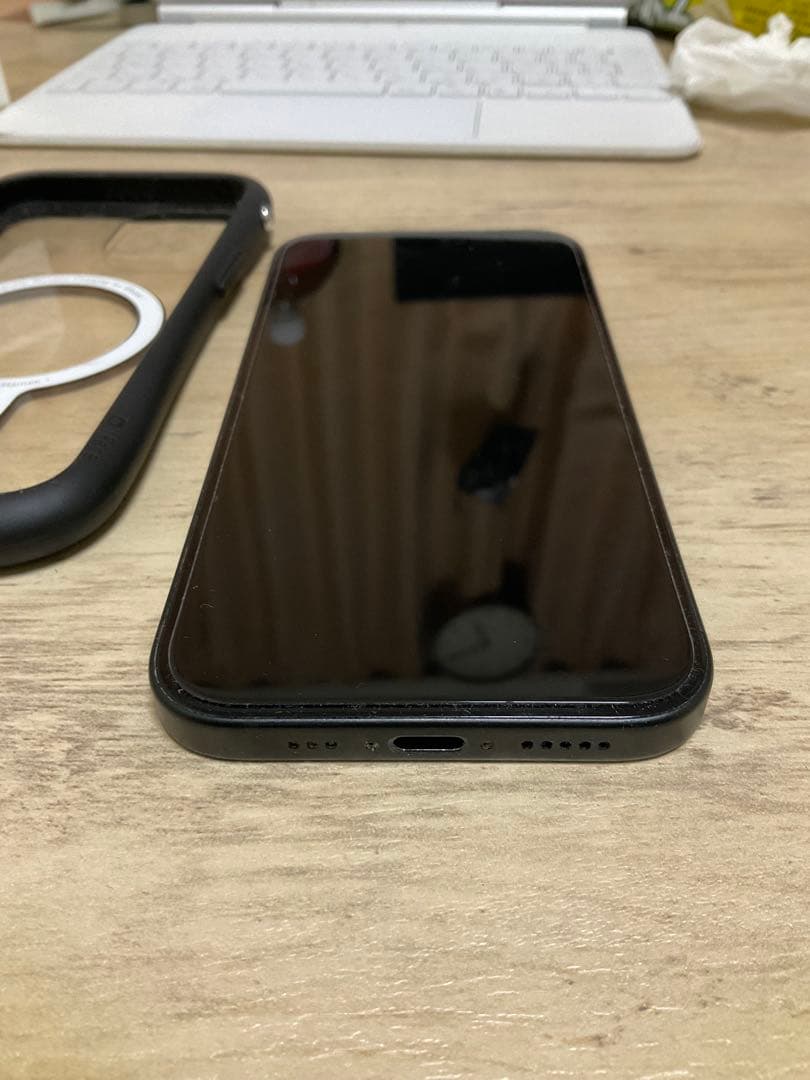 iPhone15 256gb SIMフリー ブラック美品、iFaceケース付き