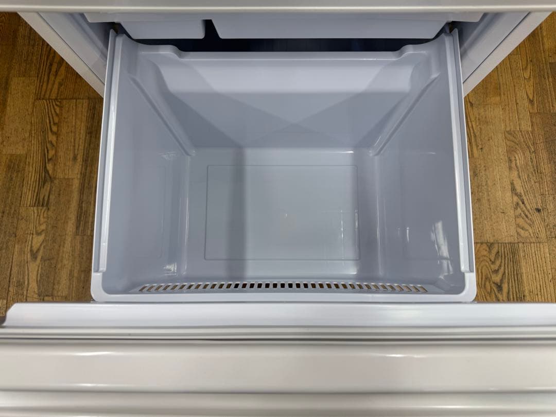 F009 超美品　AQUA ２ドア　冷蔵庫　201L 2022年　右開き