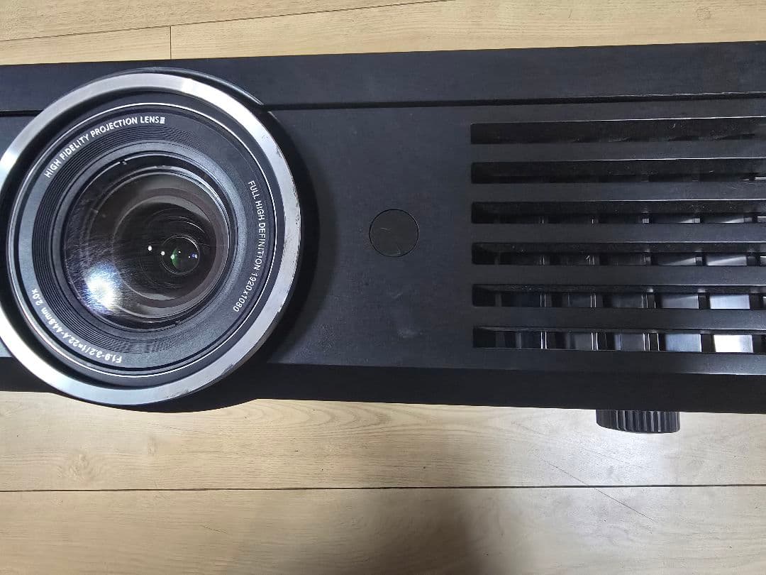 Panasonic TH-AE3000　ホームシアター　プロジェクター本体