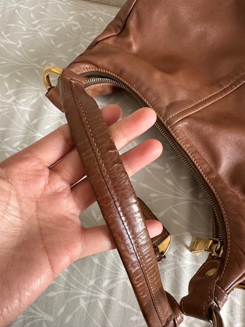 PRADA ブラウンショルダーバッグ