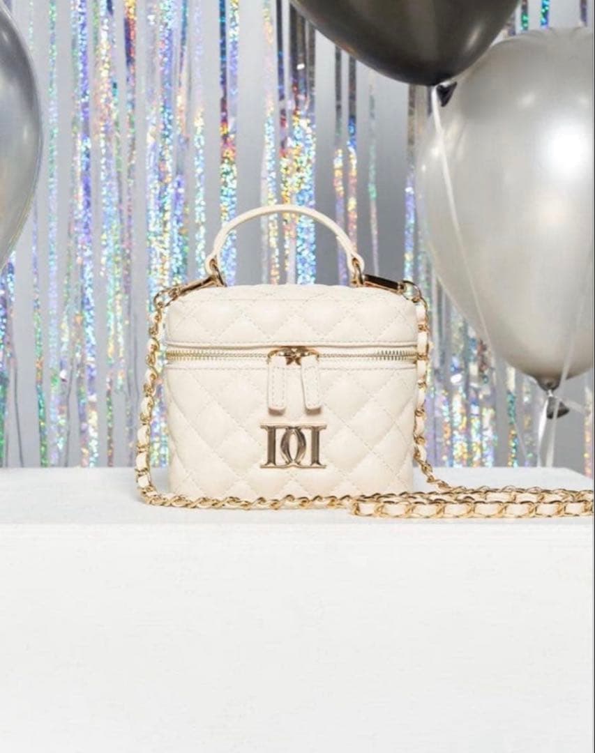 Darich キルティングスクエアミニバッグ バニティ ダーリッチ アイボリー