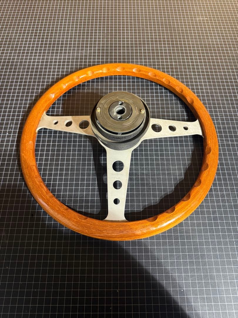 INDY ステアリングホイール ウッド　MOMO