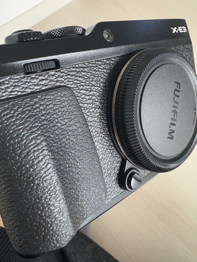 Fujifilm X-E3 ブラック ミラーレス一眼　マニュアルレンズ付