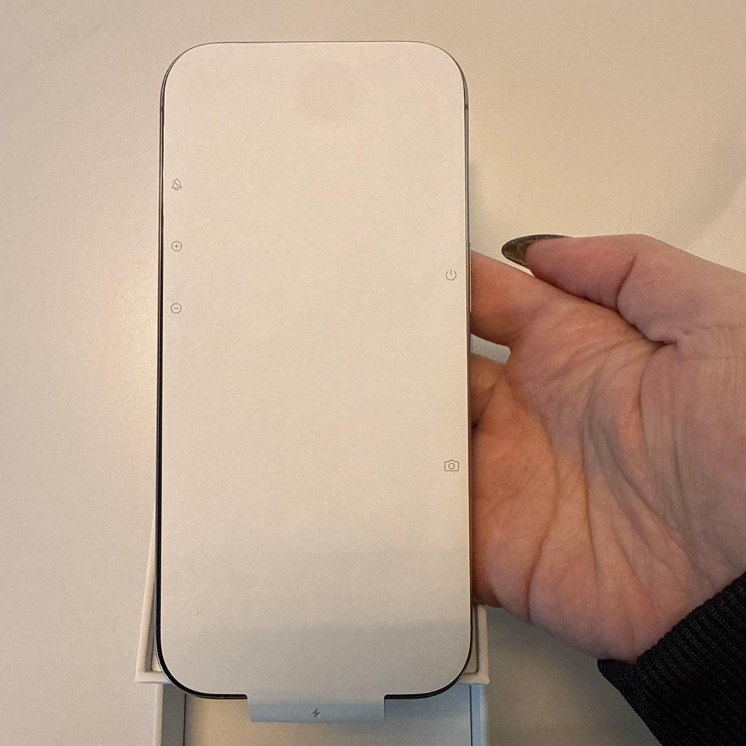 スマートフォン本体 a