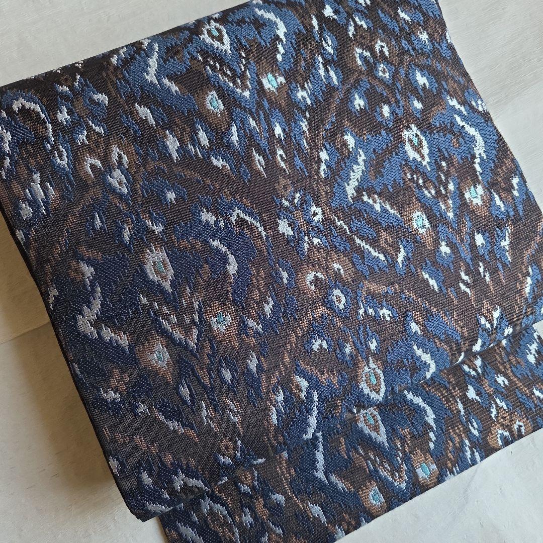 モダンな装いにも　上品な光沢を楽しむ　西陣名古屋帯