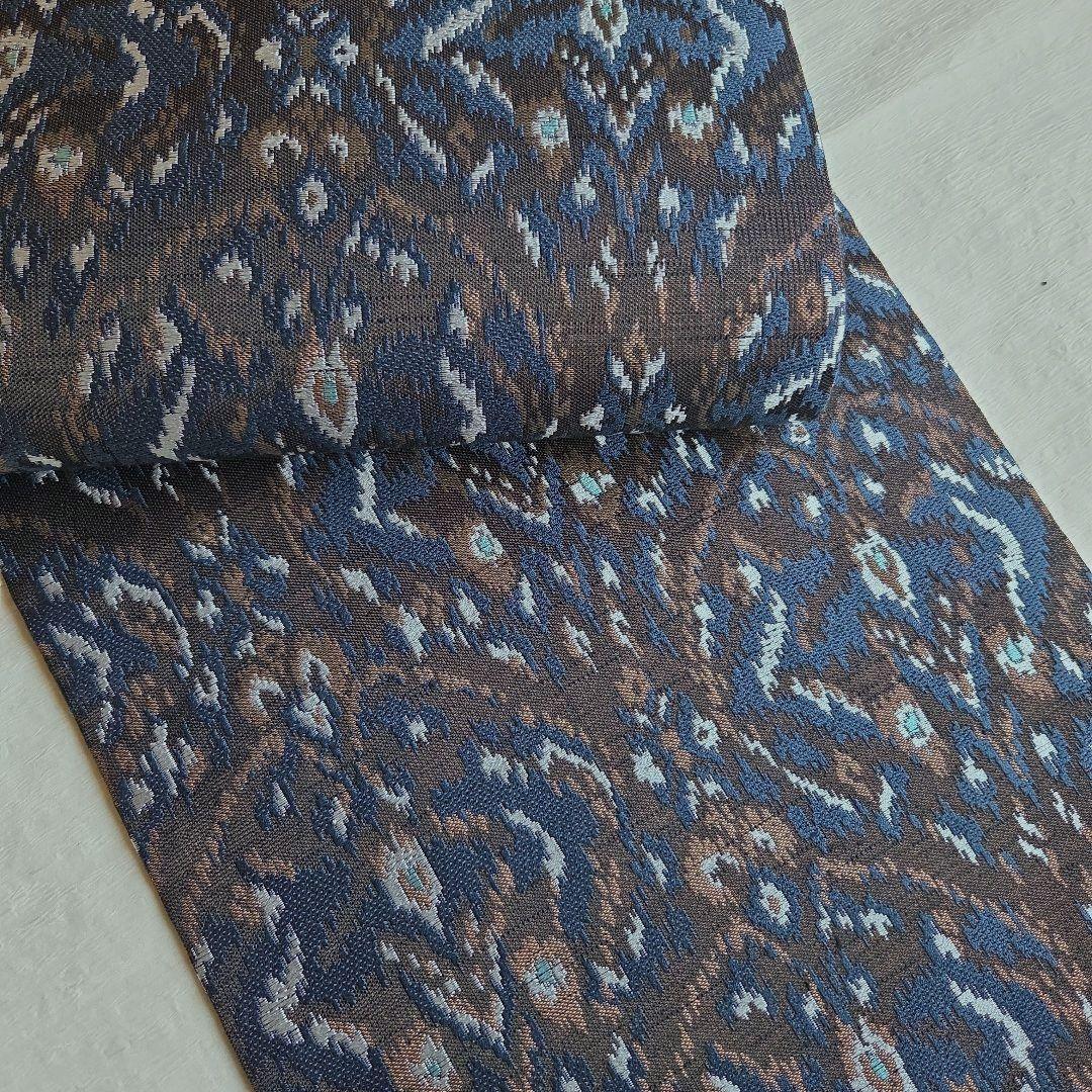 モダンな装いにも　上品な光沢を楽しむ　西陣名古屋帯