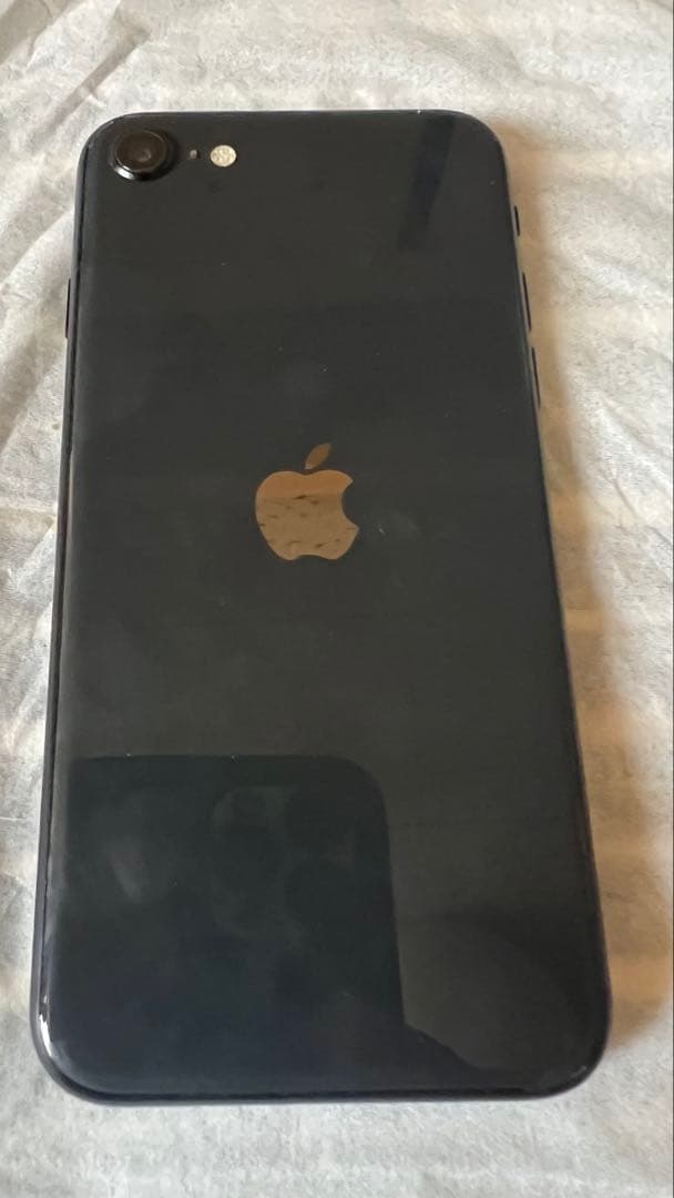 Apple iPhone SEブラック 本体