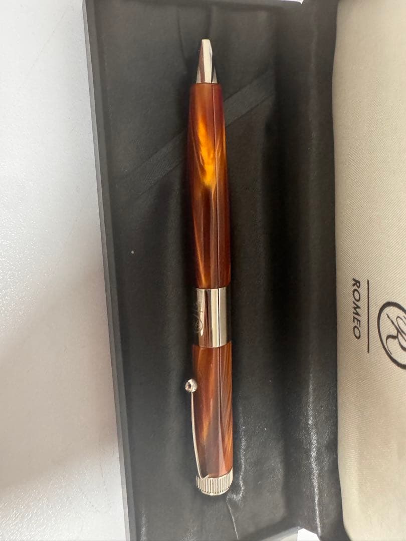 ロメオ No.3 イタリアンアンバー 太軸