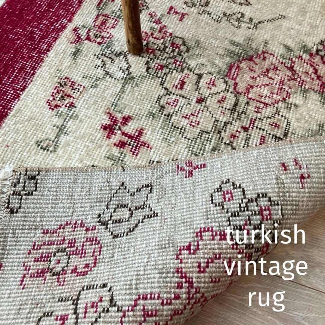 レッド✳︎60×151✳︎ フラワー　ローズ　ランナー　トルコヴィンテージラグ