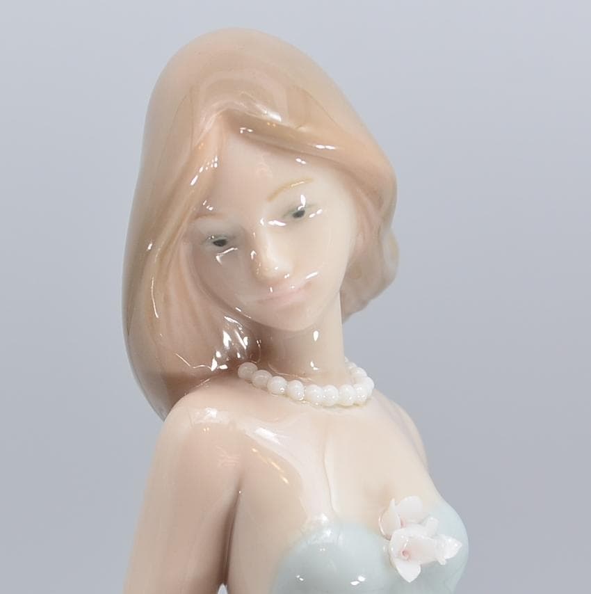 純真な女性／お風呂の美女　リヤドロ　２体おまとめ　光沢仕上げ　ご成約済み