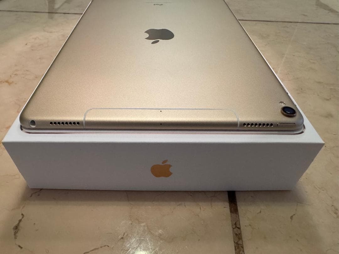 iPad Pro 10.5インチ SIMフリー　Cellular　ゴールド