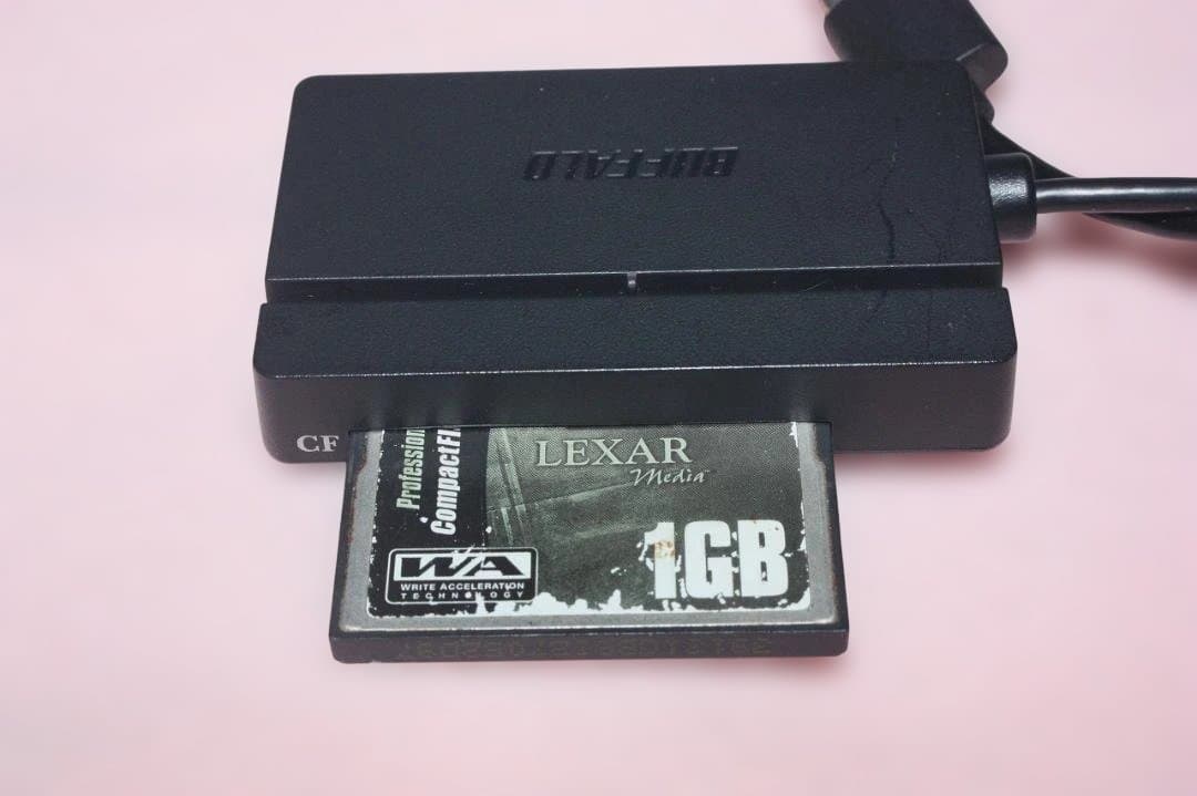 即撮影&取込可★EOS Kiss Digital N ★電池&カード&リーダー付