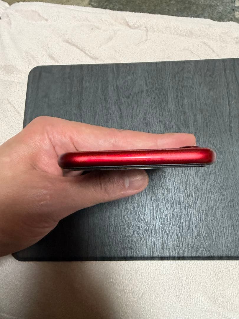 美品 iPhone 8 64GB レッド