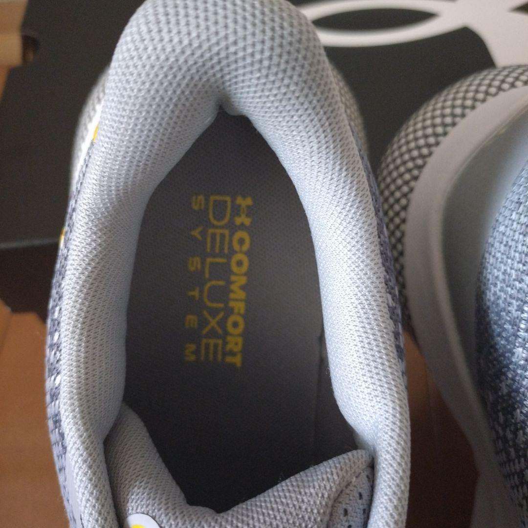 UNDER ARMOUR 　アンダーアーマー