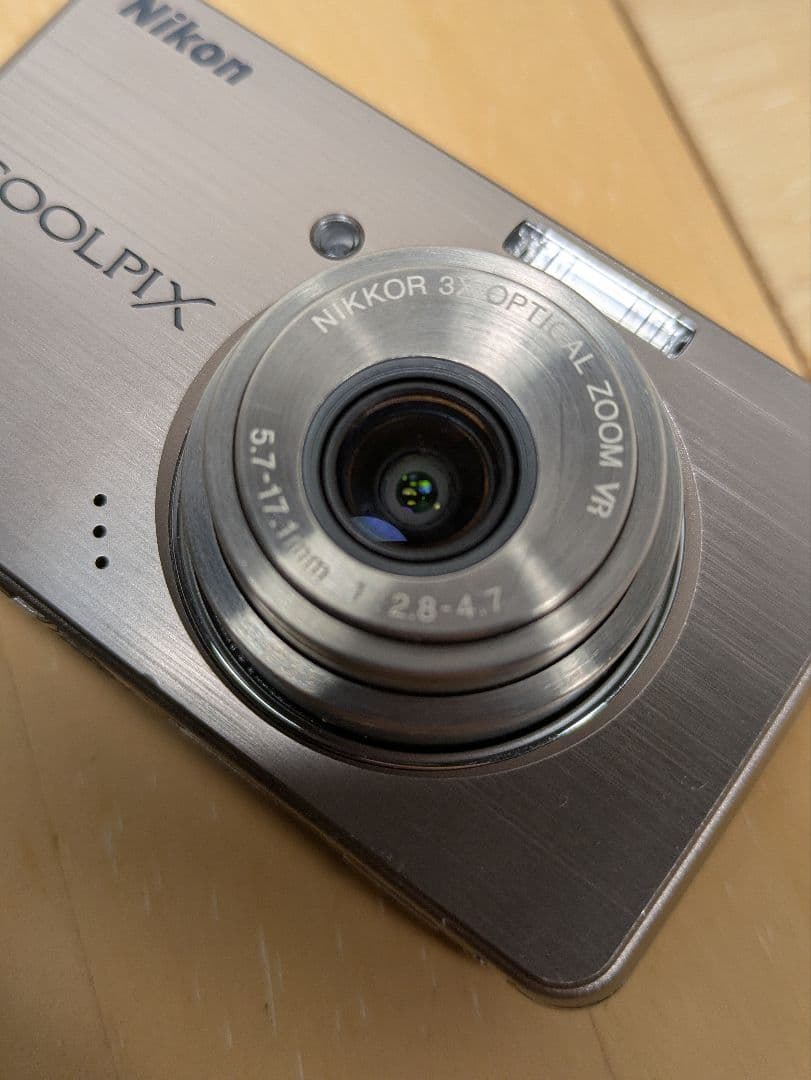 美品 Nikon COOLPIX S520 デジタルカメラ ピンクシルバー