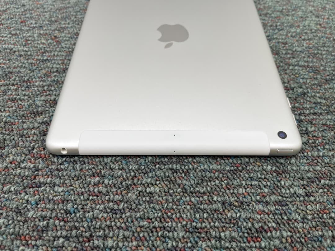 iPad5　第5世代　Wi-Fi+Cellularモデル　simフリー　f857