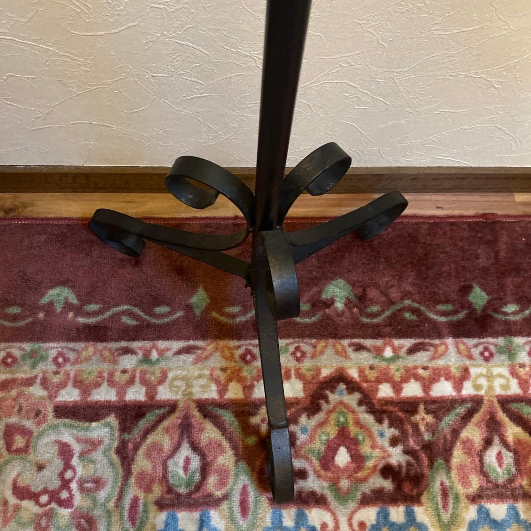 黒色金属製6灯キャンドルスタンド