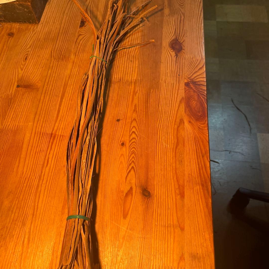 じゅんぺい　山葡萄の蔓　5ミリ幅ひご　50本　かごバック材料