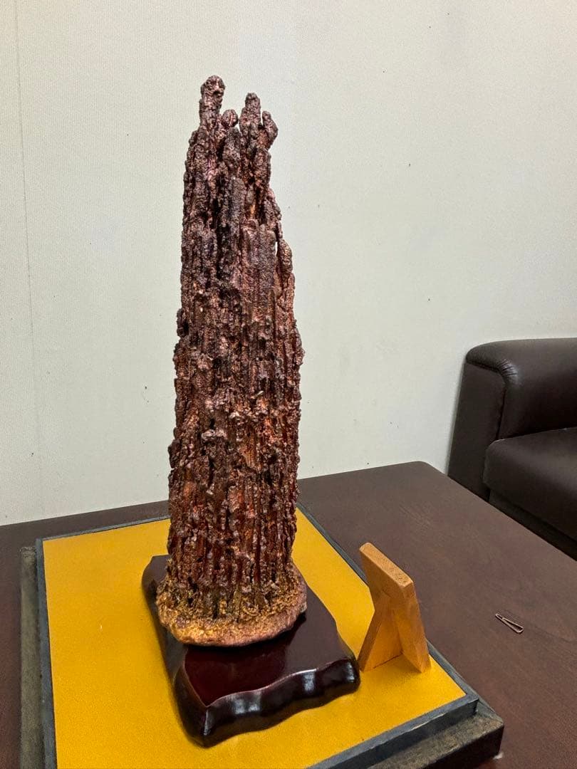 置物 ガラスケース入り 住友金属銅山　銅滴　塔状 木製台座付き