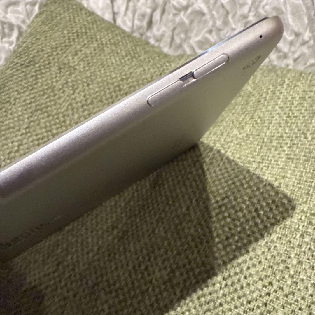 Apple iPad Air2シルバー 128GB Wi-Fiモデル