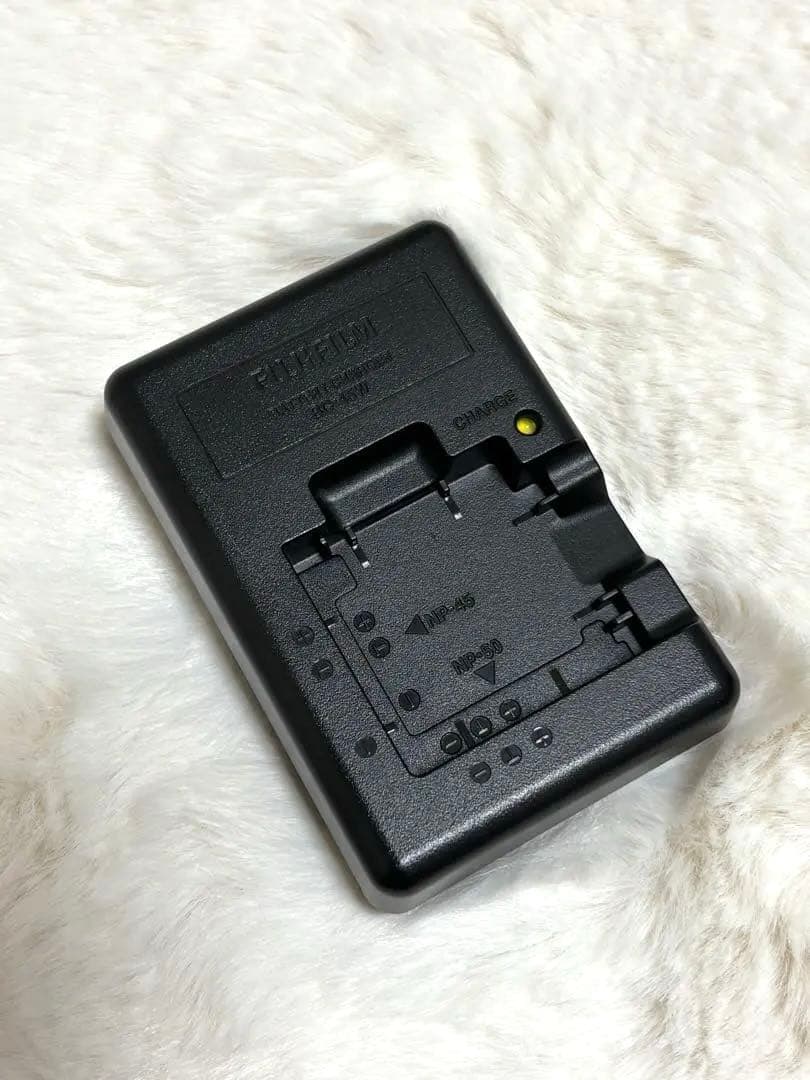 ★ フジフィルム FinePix F70 EXR デジタルカメラ　ピンク